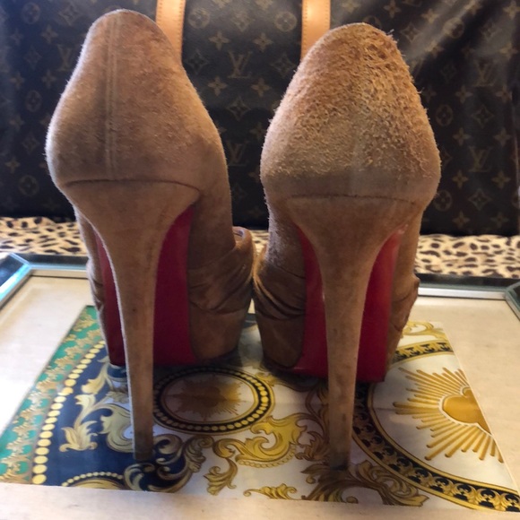 Christian Louboutin Jenny in Camel Suede - Picture 4 of 4